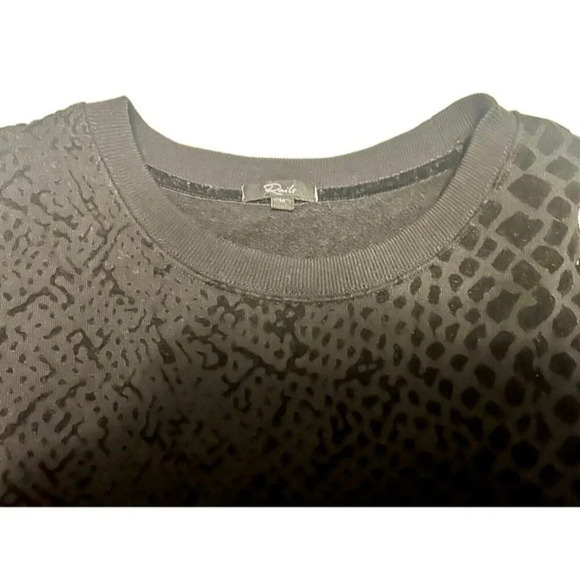 MED - RAILS - Textured Marlo Black Flocked Cobra Sweater Velvet Animal Print‎ - Picture 4 of 7